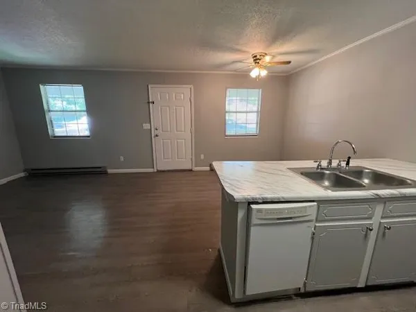 $725 | 235 Corona Street Southwest, Unit 302, Winston-Salem, NC 27103