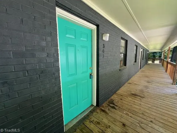 $725 | 235 Corona Street Southwest, Unit 302, Winston-Salem, NC 27103