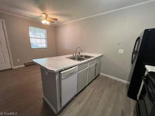 $725 | 235 Corona Street Southwest, Unit 302, Winston-Salem, NC 27103