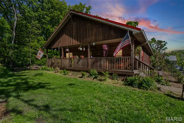 $590,000 | 13 Algonquin Drive, Millstadt, IL 62260