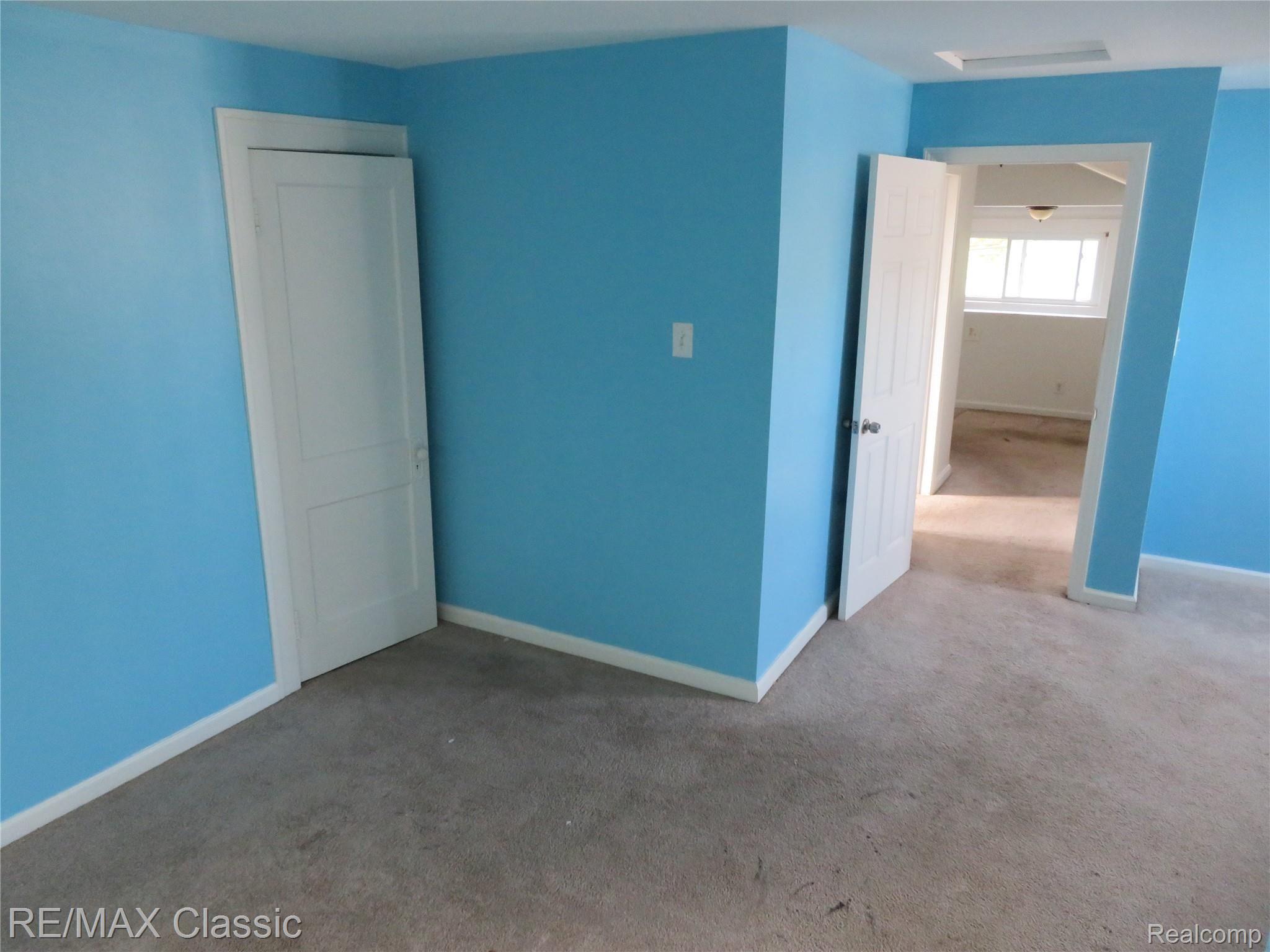18731 Common Road Roseville, MI 48066 - Photo 15 of 27 IMG_4135.JPG