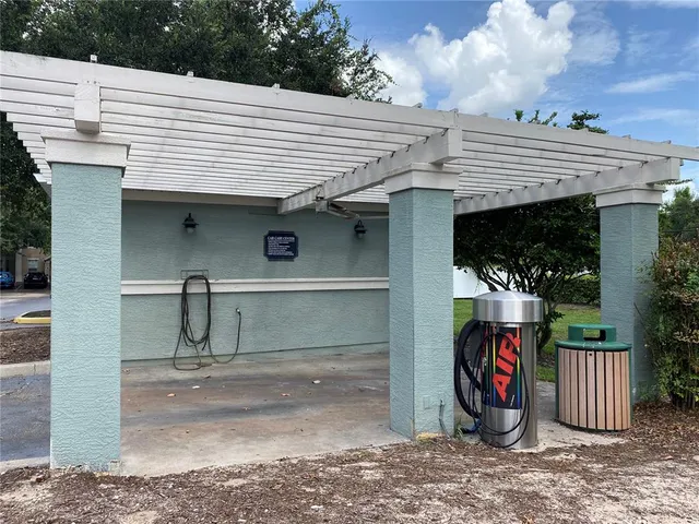 a view of a tennis court
