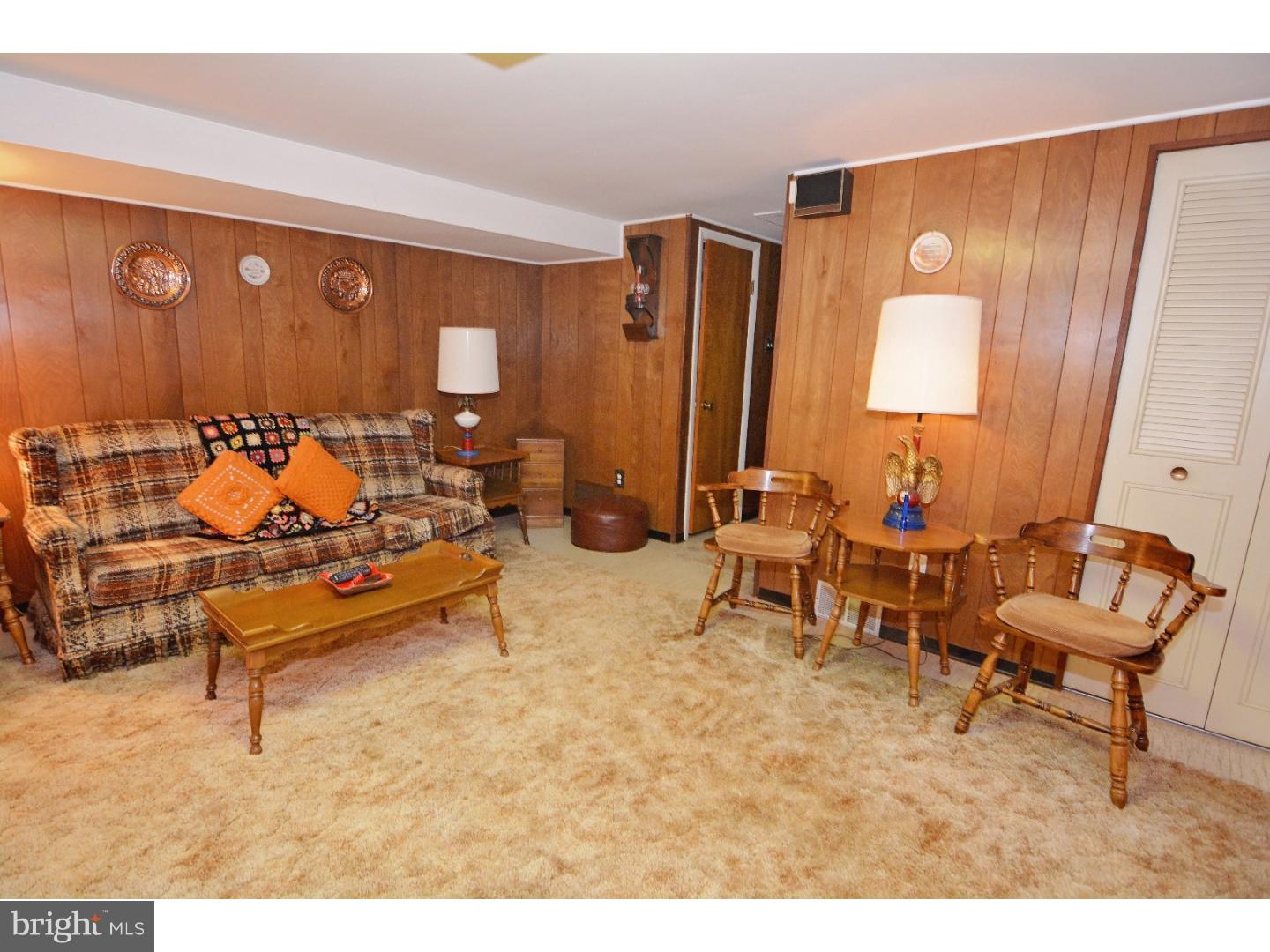 189 Greendale Road Philadelphia, PA 19154 - Photo 14 of 22 Family Room