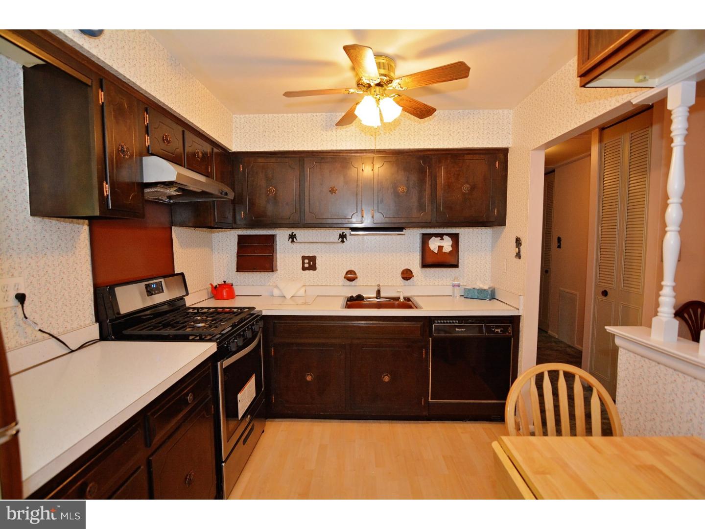 189 Greendale Road Philadelphia, PA 19154 - Photo 10 of 22 Kitchen