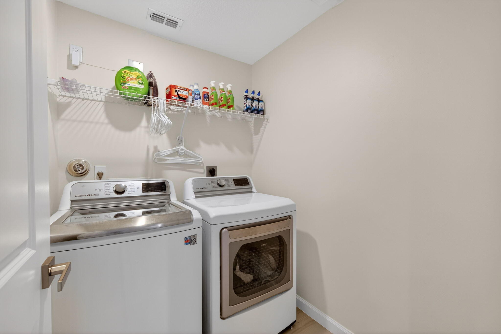 5624 Southeast Edgewater Circle Stuart, FL 34997 - Photo 28 of 33 a utility room with dryer and washer