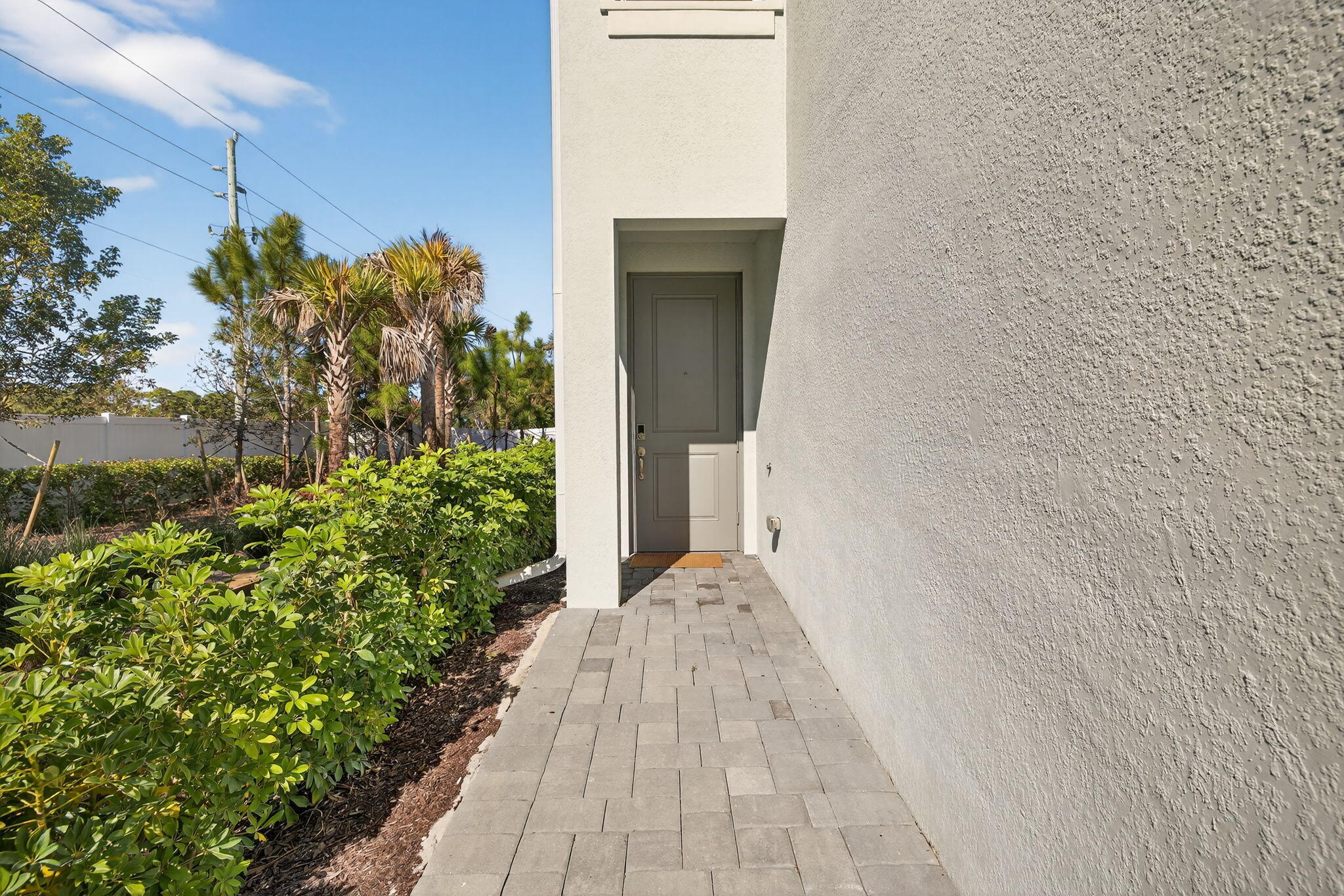 5624 Southeast Edgewater Circle Stuart, FL 34997 - Photo 3 of 33 a view of a backyard of the house