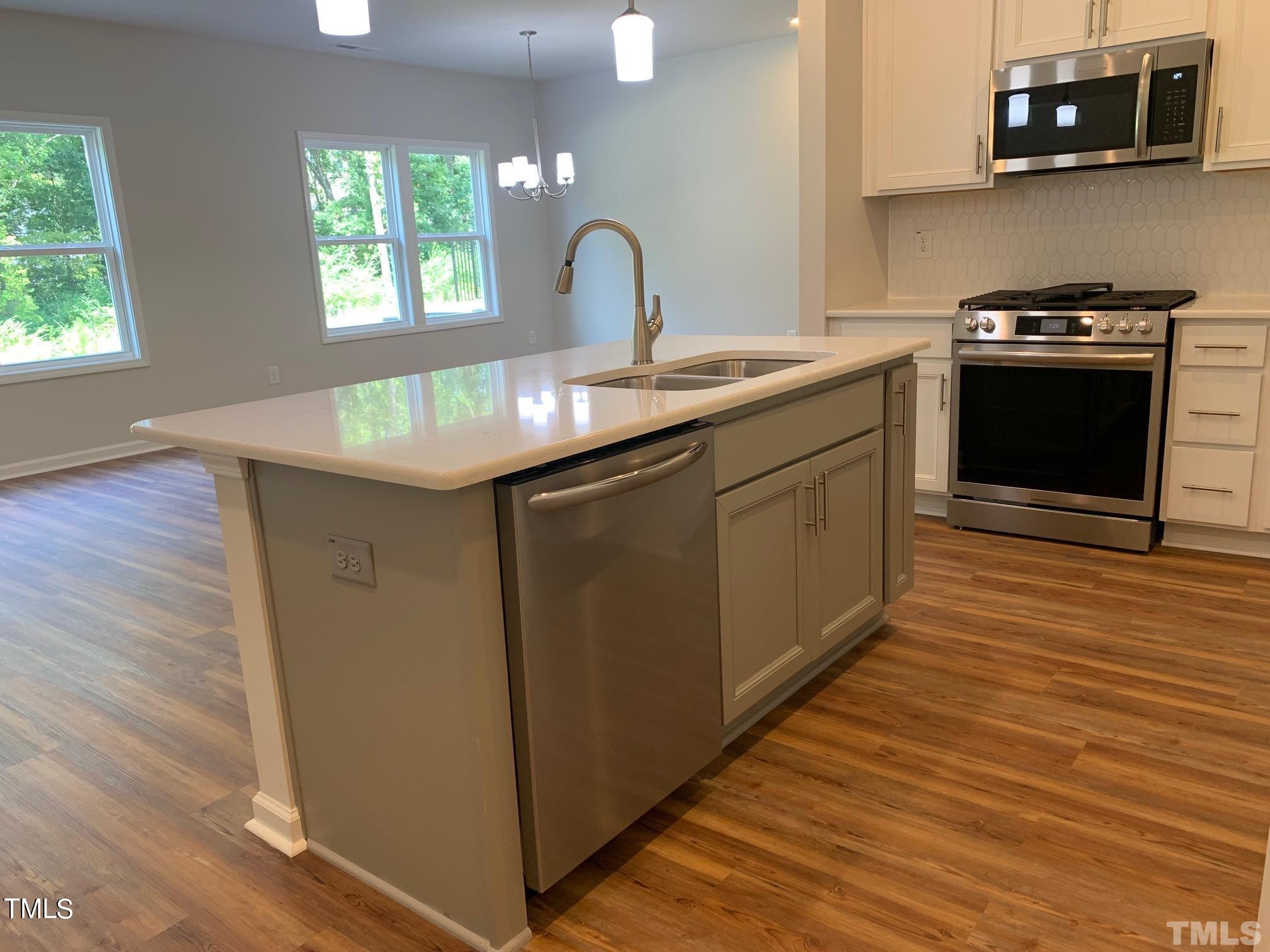 258 Shingle Oak Road Wake Forest, NC 27587 - Photo 10 of 13 Kitchen with island