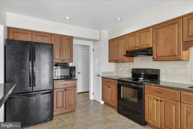 a bedroom with a bed and a closet