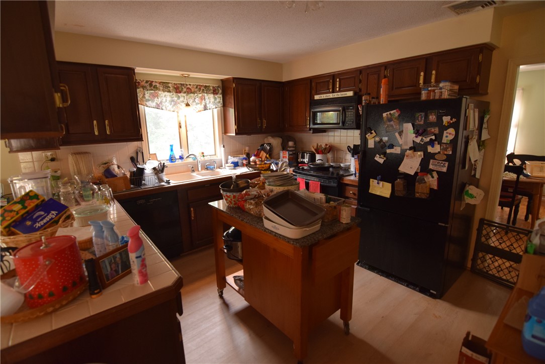 8 Pequot Avenue Westerly, RI 02891 - Photo 5 of 33 Plenty of counter space and cabinets.