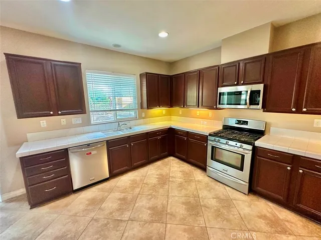 $970,000 | 6854 Farmall Way, Eastvale, CA 92880