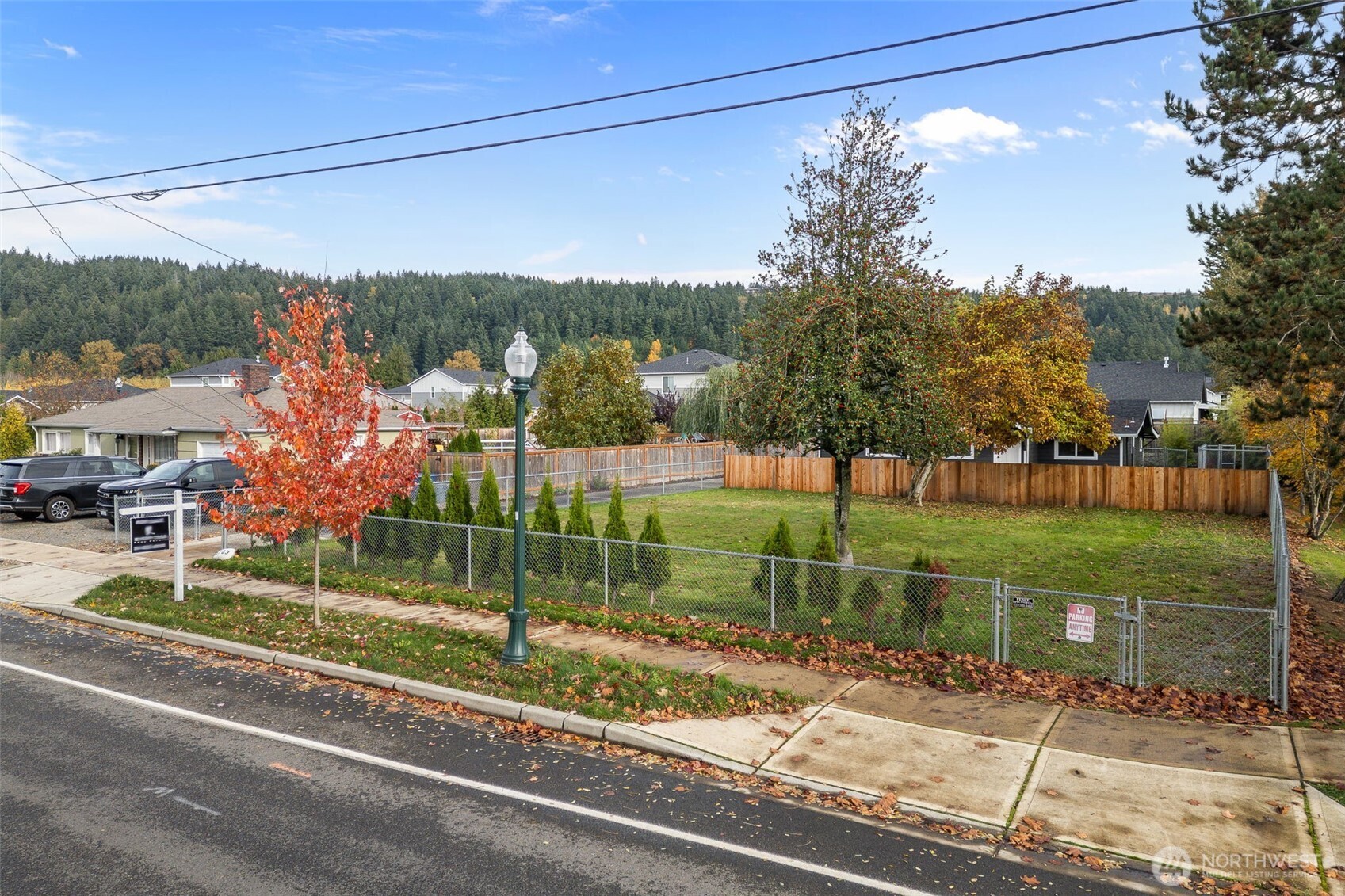 5703 Parker Road East, Unit 1 Sumner, WA 98390 - Photo 2 of 10 a view of a park that has a large trees