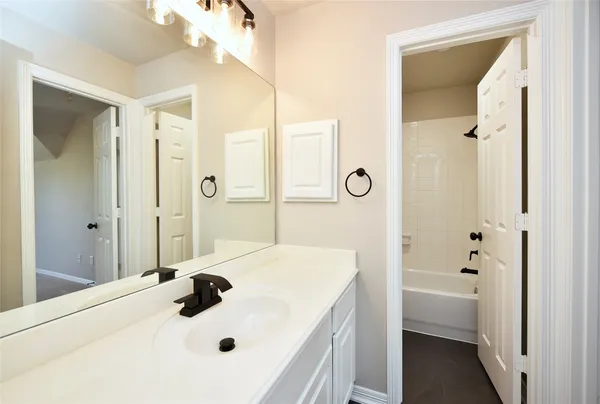 $950,000 | 9019 Lady Laura Lane, Richmond, TX 77469