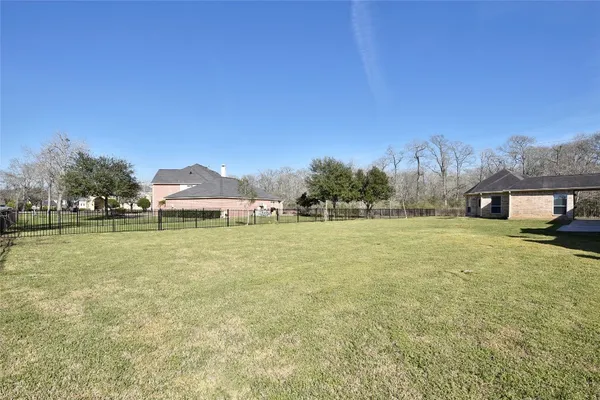 $950,000 | 9019 Lady Laura Lane, Richmond, TX 77469