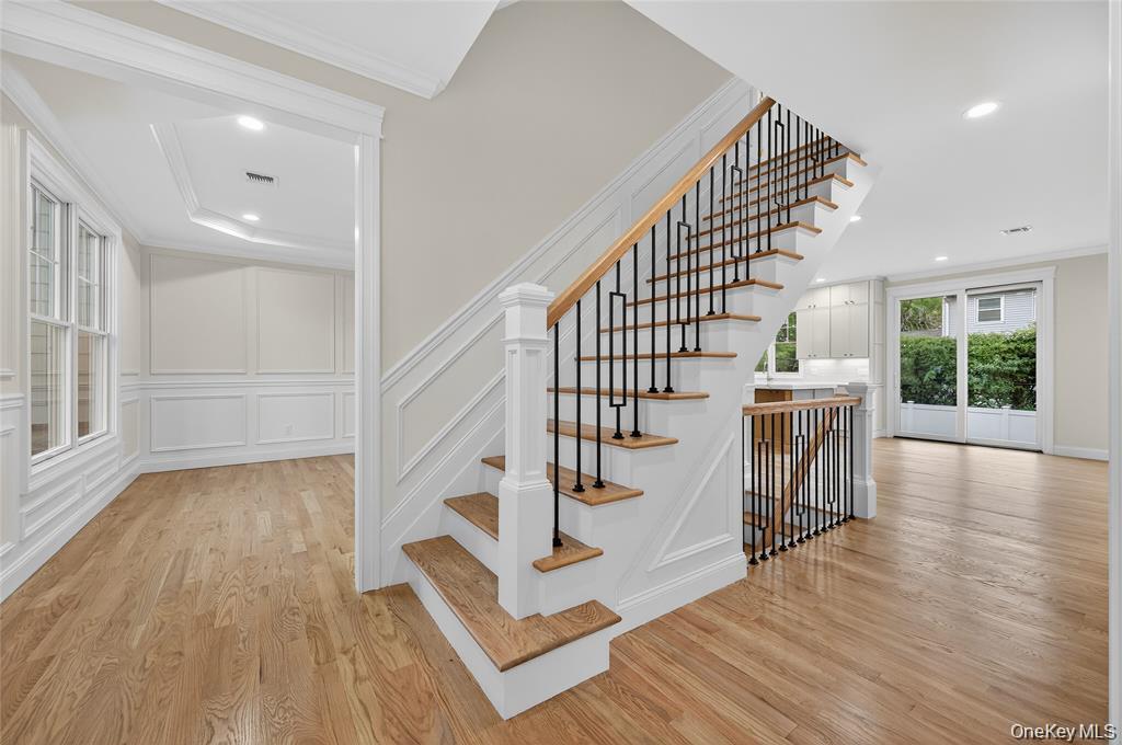229 Brixton Road Garden City, NY 11530 - Photo 2 of 40