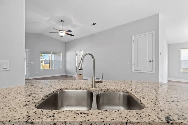 $2,500 | 571 Riverwalk Circle, Freeport, FL 32439