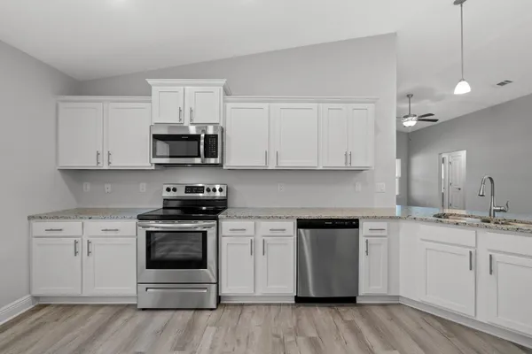 $2,500 | 571 Riverwalk Circle, Freeport, FL 32439