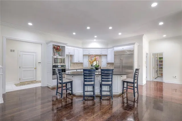 $2,350,000 | 3109 West 118th Street, Leawood, KS 66211