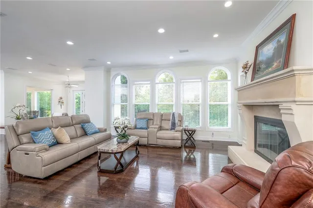 $2,350,000 | 3109 West 118th Street, Leawood, KS 66211