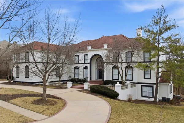 $2,295,000 | 3109 West 118th Street, Leawood, KS 66211