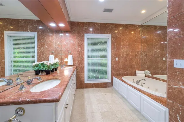 $2,350,000 | 3109 West 118th Street, Leawood, KS 66211