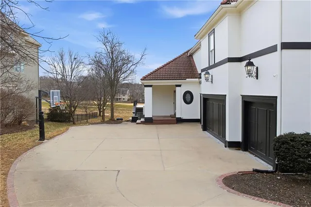 $2,350,000 | 3109 West 118th Street, Leawood, KS 66211