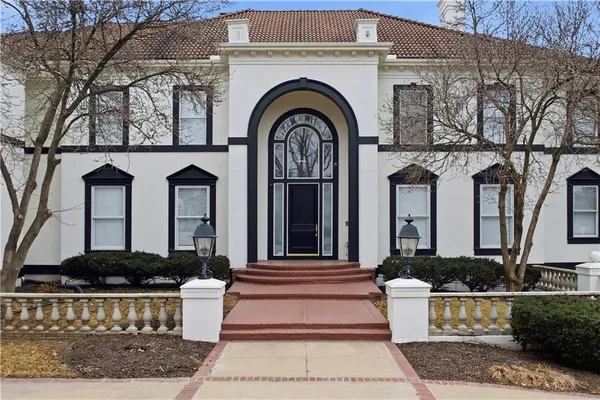 $2,295,000 | 3109 West 118th Street, Leawood, KS 66211