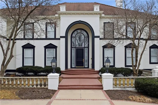 $2,350,000 | 3109 West 118th Street, Leawood, KS 66211