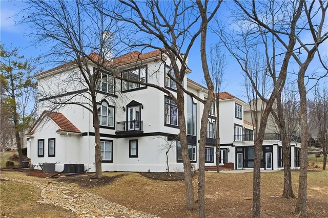 $2,350,000 | 3109 West 118th Street, Leawood, KS 66211