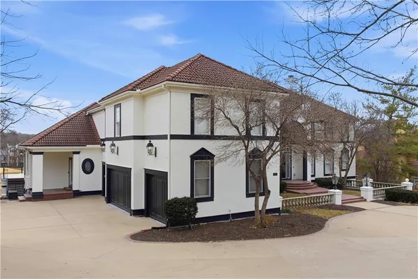 $2,295,000 | 3109 West 118th Street, Leawood, KS 66211