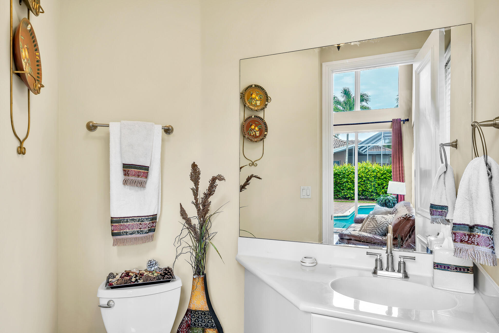 6641 Conch Court Boynton Beach, FL 33437 - Photo 20 of 61 Powder Room