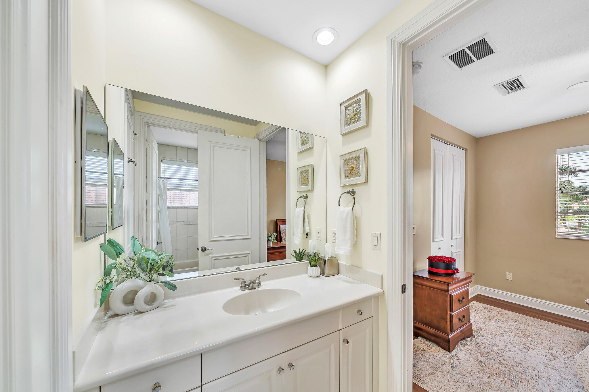 6641 Conch Court Boynton Beach, FL 33437 - Photo 37 of 61 Jack and Jill Bathroom