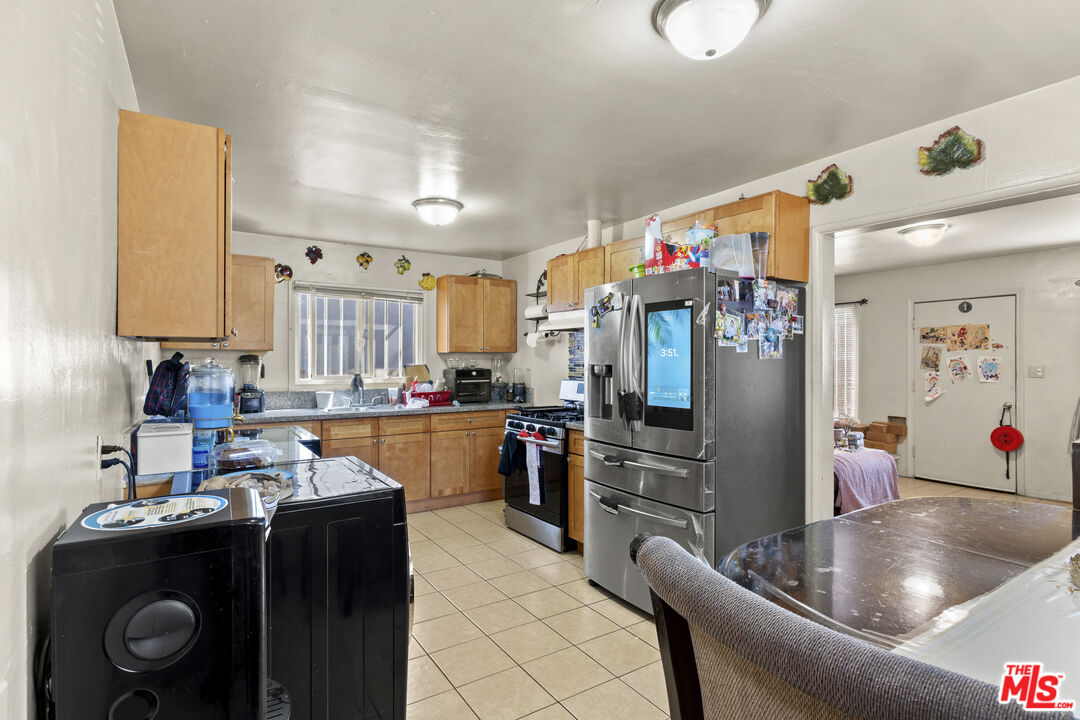 15914 South Bullis Road Compton, CA 90221 - Photo 8 of 23 Gallery Image 8