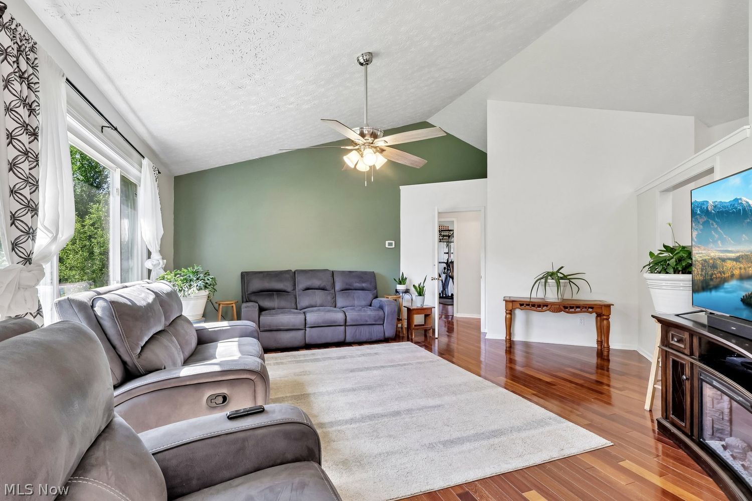 9180 Root Road North Ridgeville, OH 44039 - Photo 3 of 19 Living Room View 2