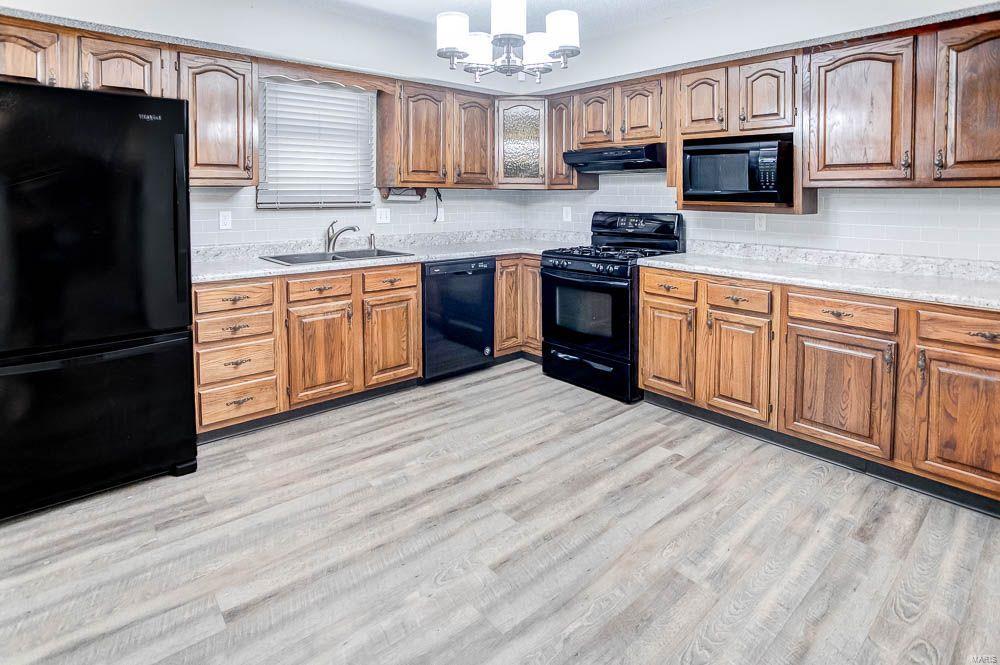 118 Echo Lane Bethalto, IL 62010 - Photo 10 of 44