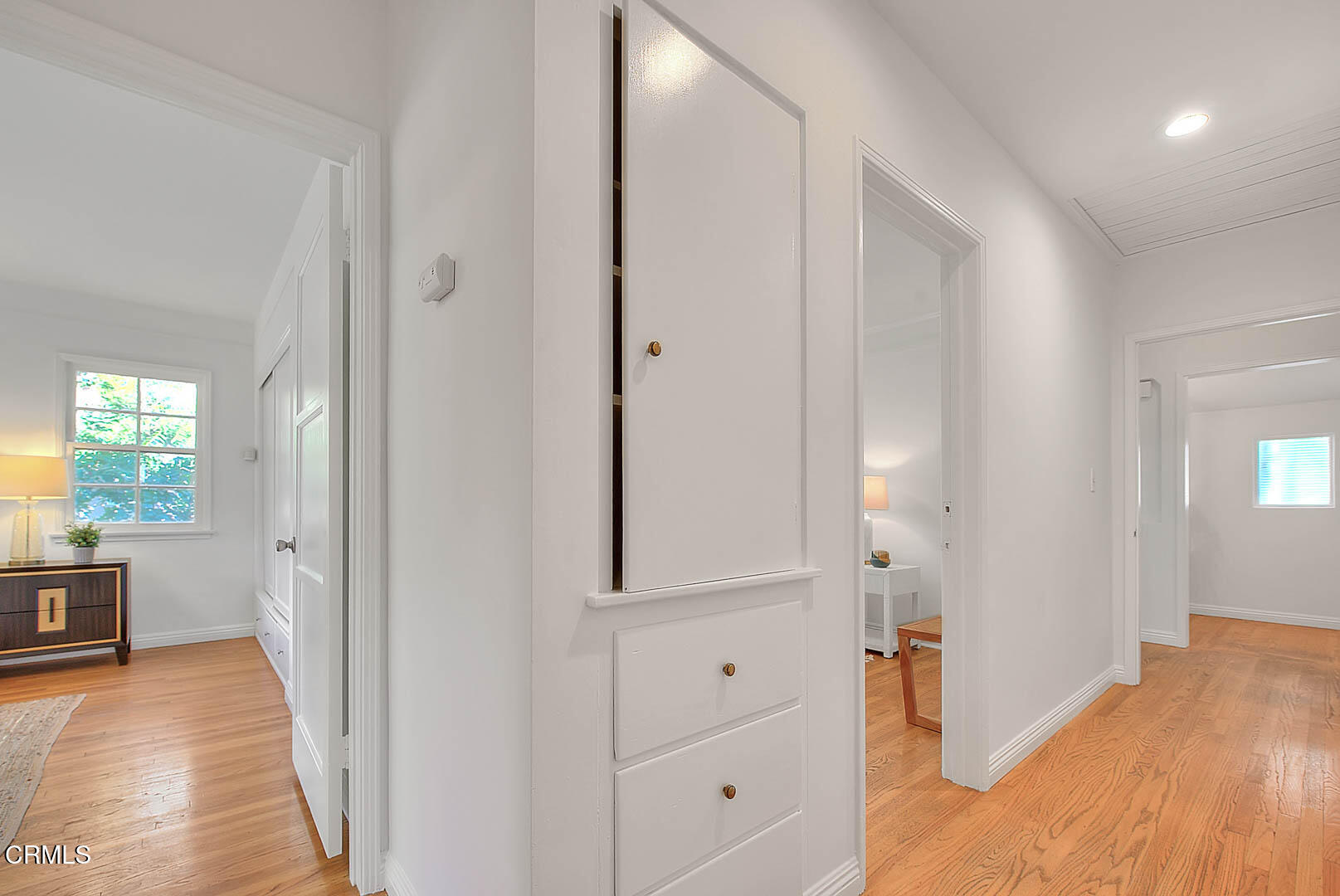 3671 Grayburn Road Pasadena, CA 91107 - Photo 21 of 50 wooden floor with white walls