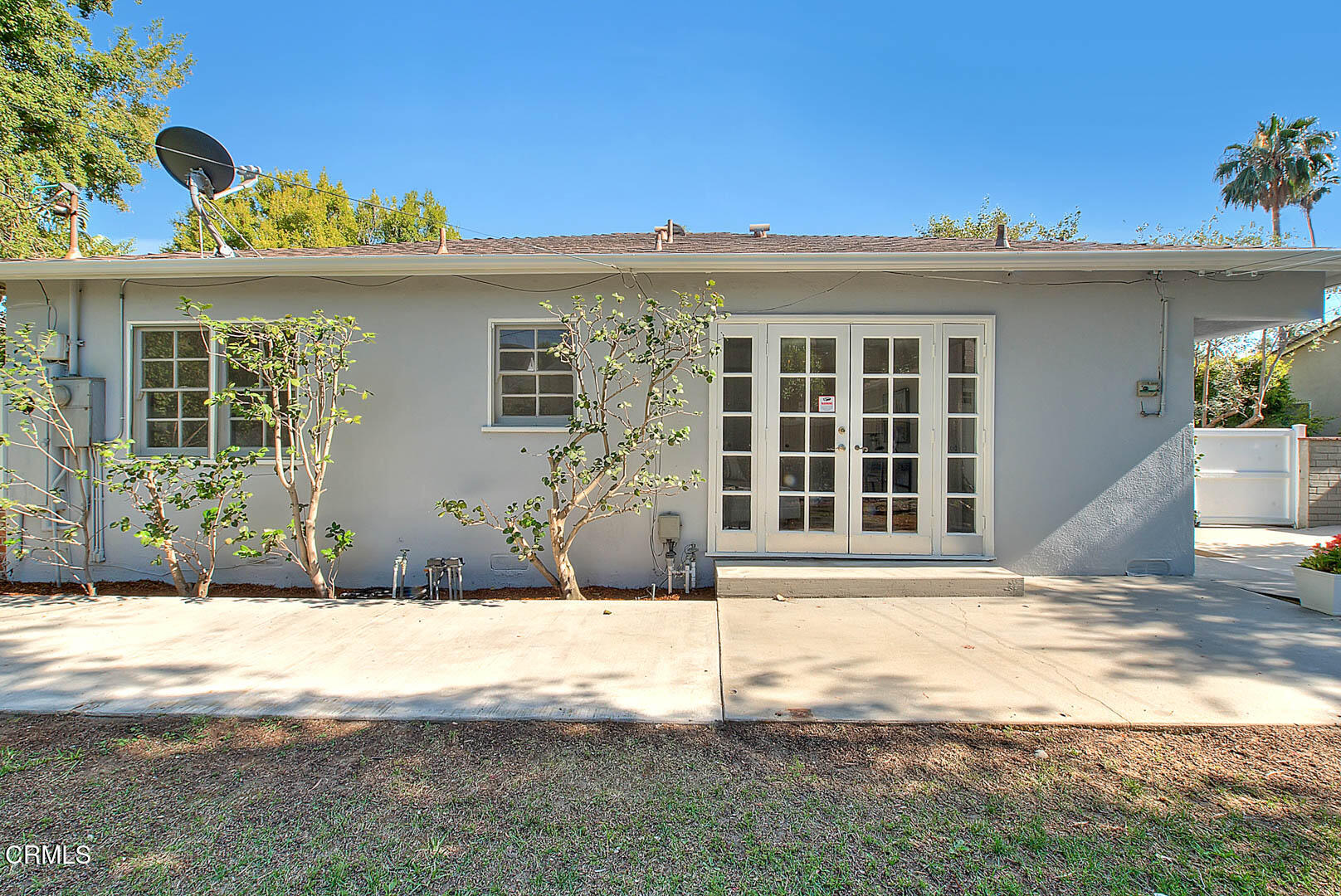 3671 Grayburn Road Pasadena, CA 91107 - Photo 37 of 50 a front view of a house