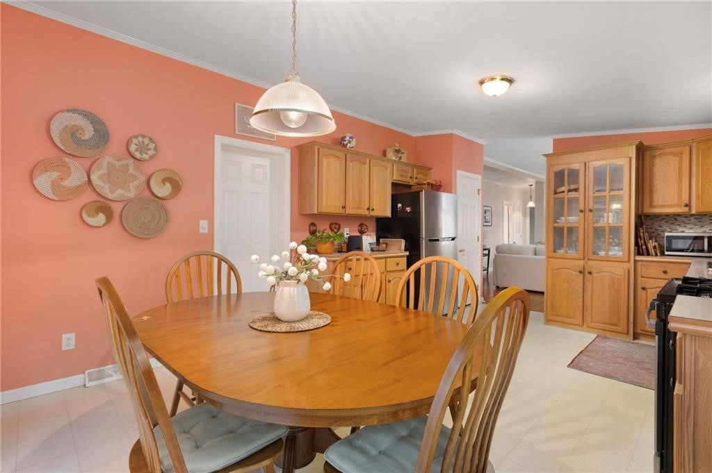 8 King Philip Road Coventry, RI 02816 - Photo 17 of 38