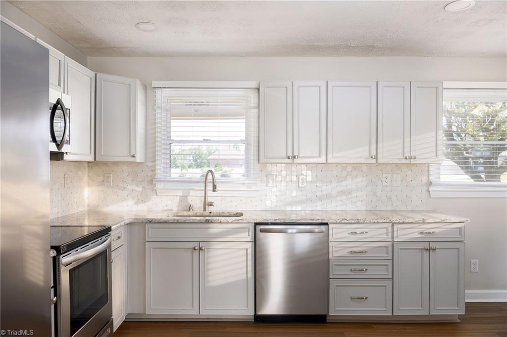 3025 Hickory Tree Road Winston-Salem, NC 27127 - Photo 18 of 33 Lots of Cabinet space