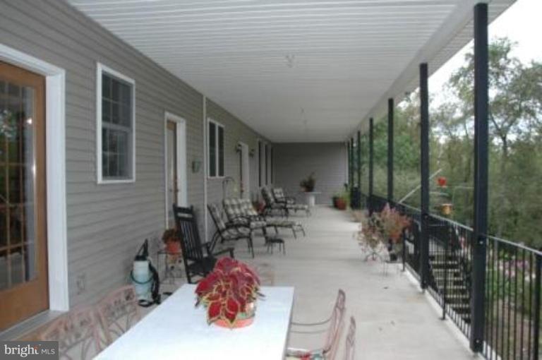2079 Winchester Road Delaplane, VA 20144 - Photo 5 of 11 Porch