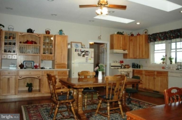 2079 Winchester Road Delaplane, VA 20144 - Photo 8 of 11 Kitchen