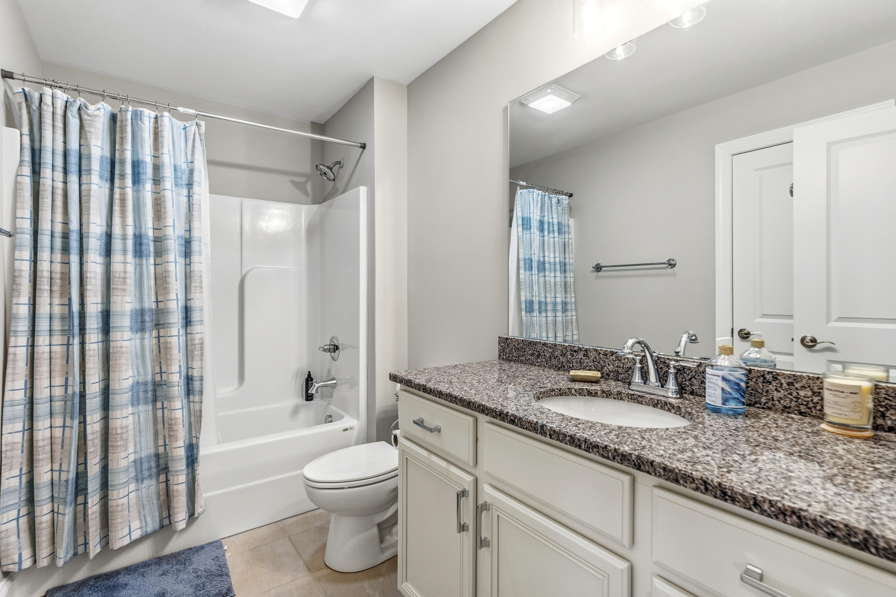 662 Sliding Home Run Chattanooga, TN 37421 - Photo 31 of 43 Upstairs Shared Bath