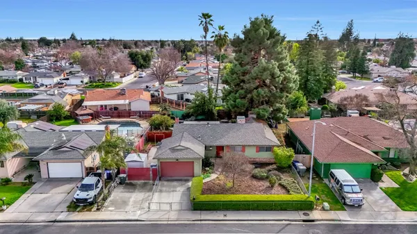 $445,000 | 1606 Barstow Avenue, Clovis, CA 93611