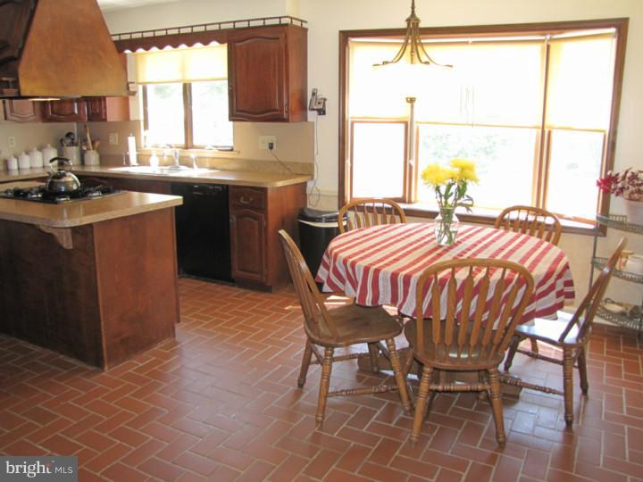 601 Continental Road Hatboro, PA 19040 - Photo 3 of 12 Kitchen