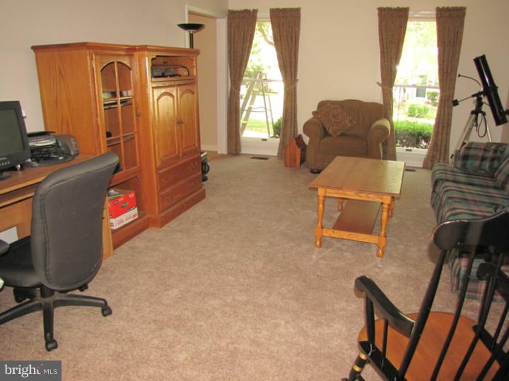 601 Continental Road Hatboro, PA 19040 - Photo 4 of 12 Living Room
