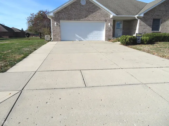 $347,900 | 1804 Pine Cone Drive, Brownsburg, IN 46112