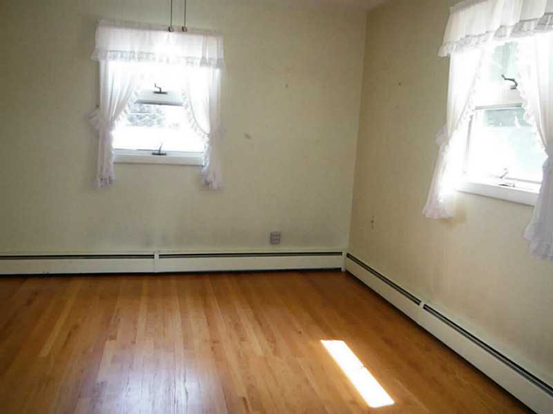 52 Riverside Drive Lincoln, RI 02865 - Photo 17 of 21 Bedroom.