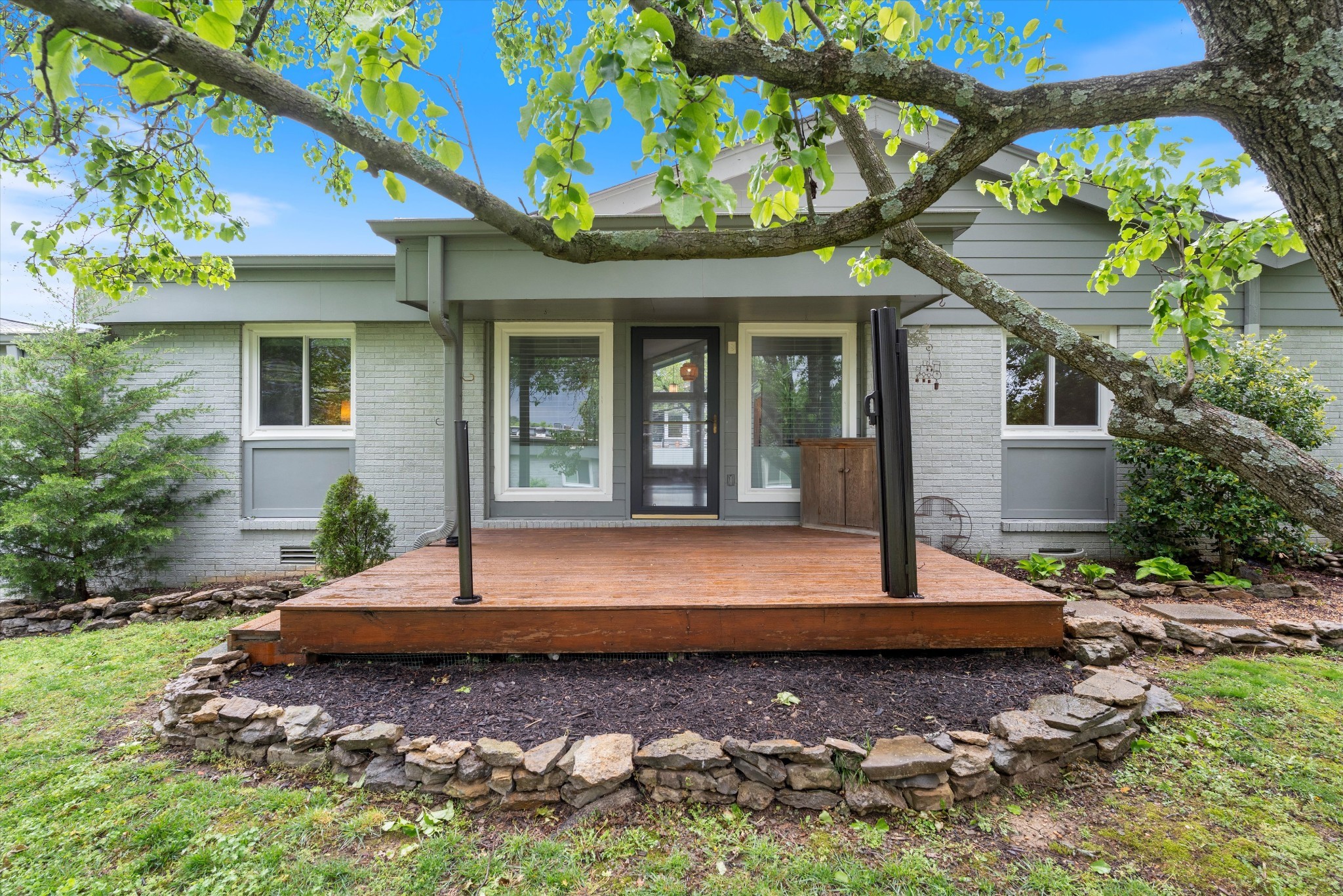 1900 Richard Jones Road, Unit P2 Nashville, TN 37215 - Photo 18 of 20 a front view of a house with a yard