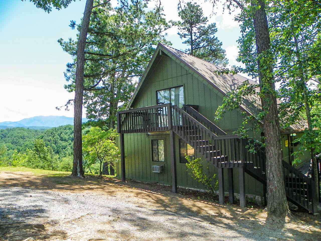 1724 Stinnett Road Sevierville, TN 37876 - Photo 1 of 36 103_0155