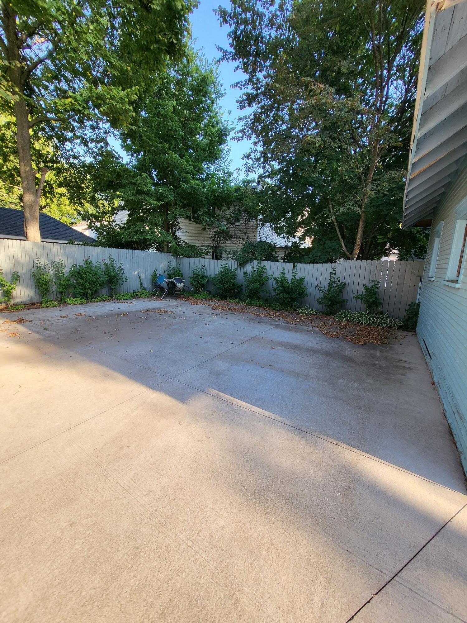 100 Griggs Street Southwest Grand Rapids, MI 49507 - Photo 3 of 18 20250811_190322_resized