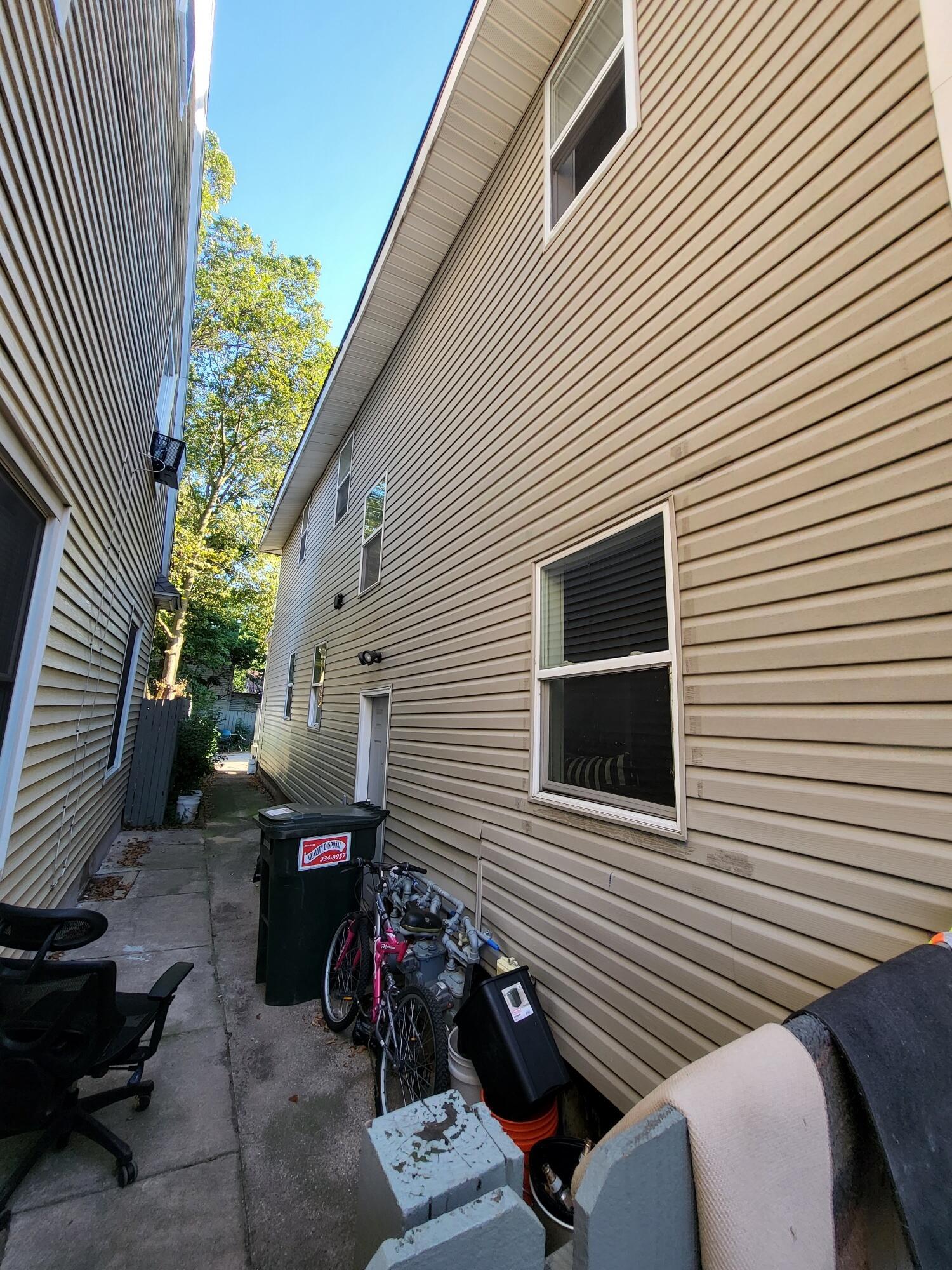 100 Griggs Street Southwest Grand Rapids, MI 49507 - Photo 4 of 18 20250811_192114_resized